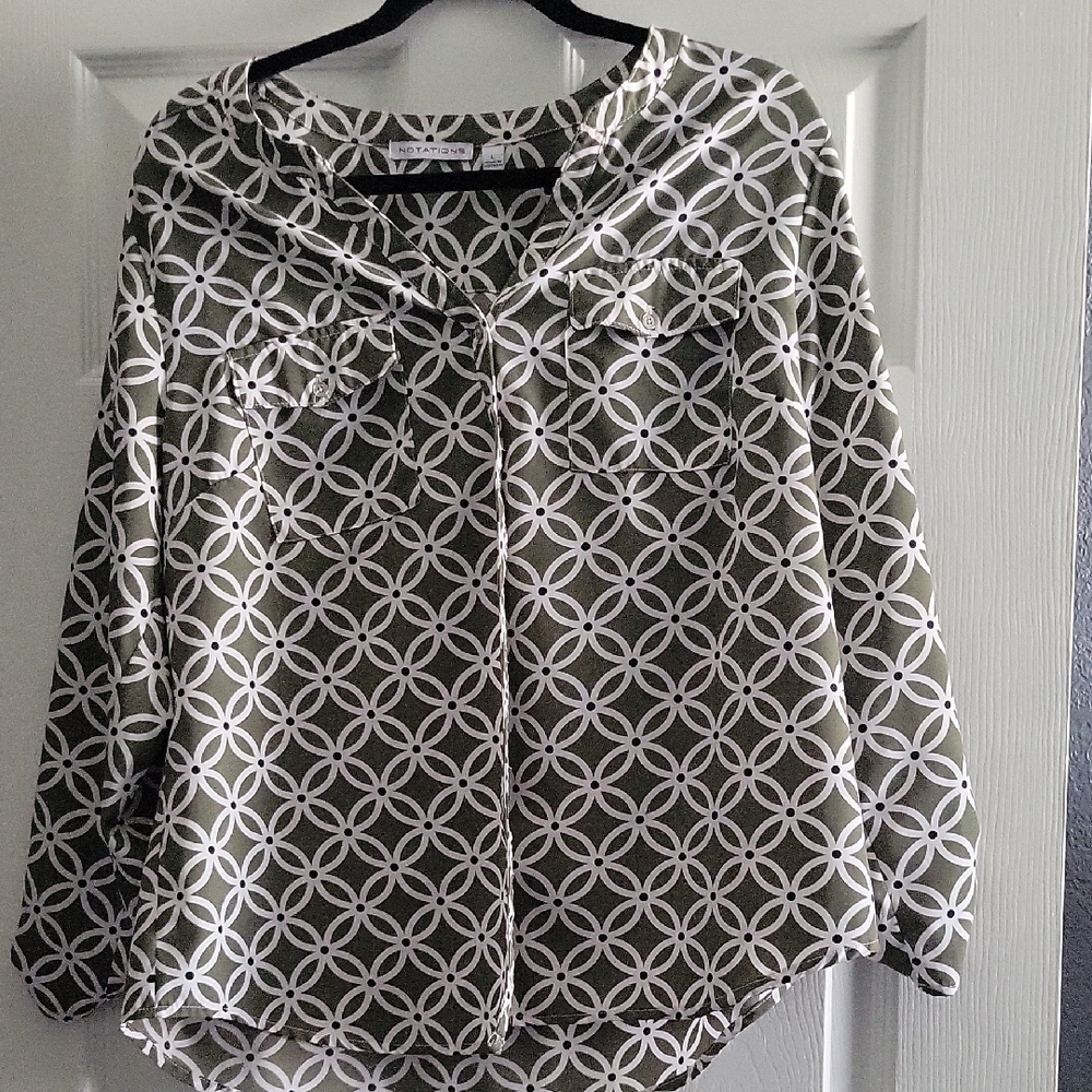 Stylish Women's Top in Green and White Pattern